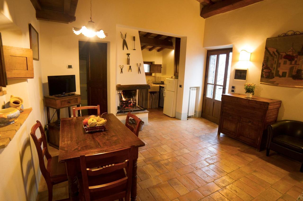 Podere Pietreta ラディコーファニ エクステリア 写真
